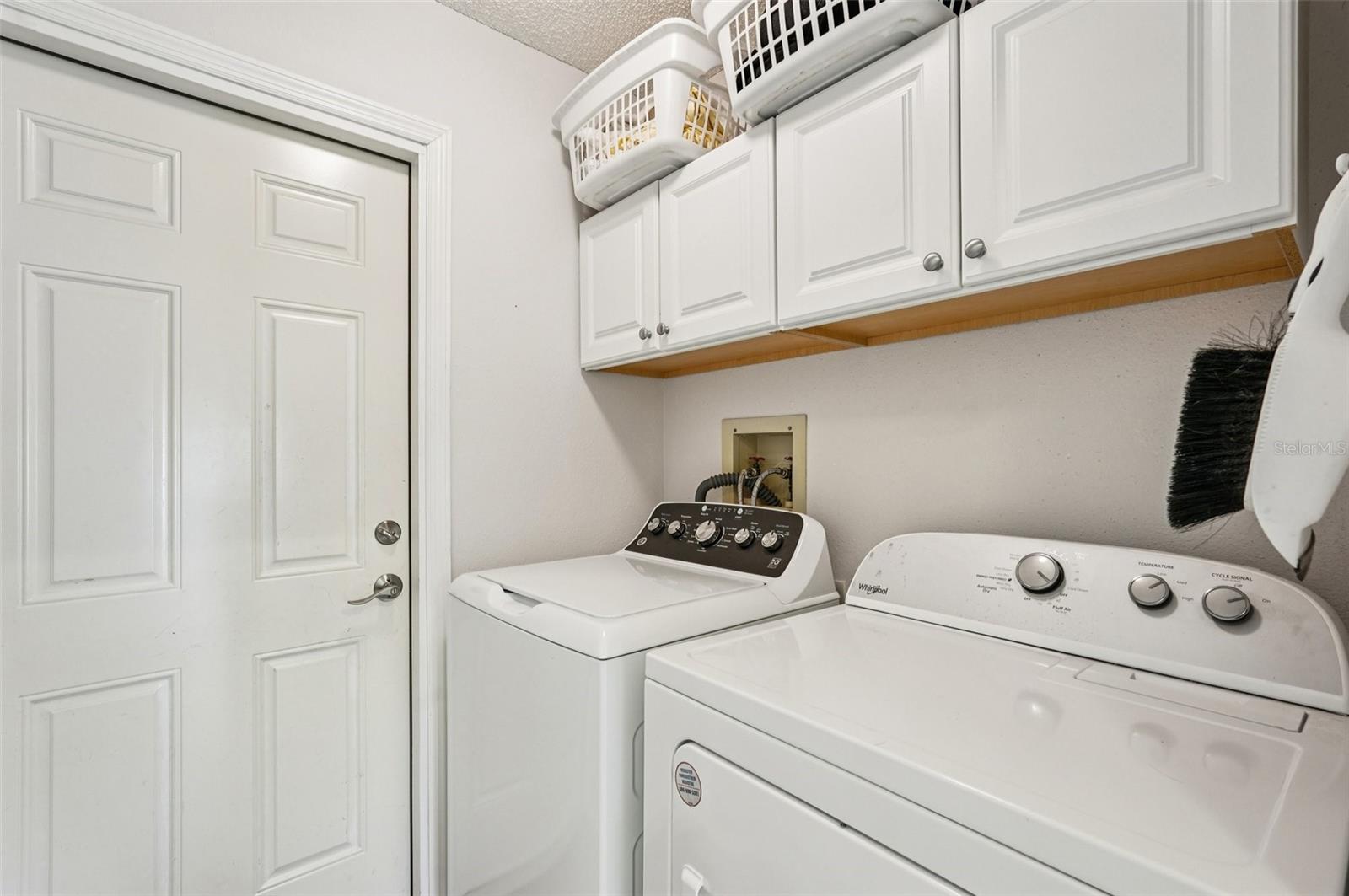 Image 28 of 39 For 3821 Garden Lakes Estates Drive