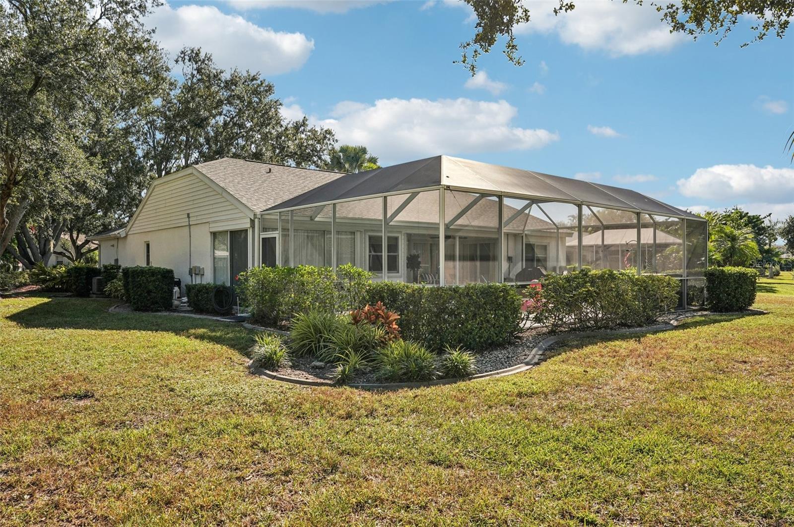 Image 32 of 39 For 3821 Garden Lakes Estates Drive