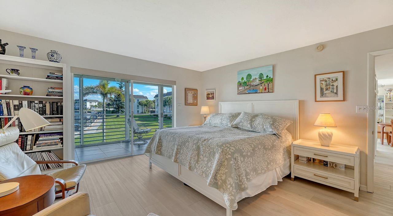 Image 20 of 86 For 4350 Chatham Drive 208