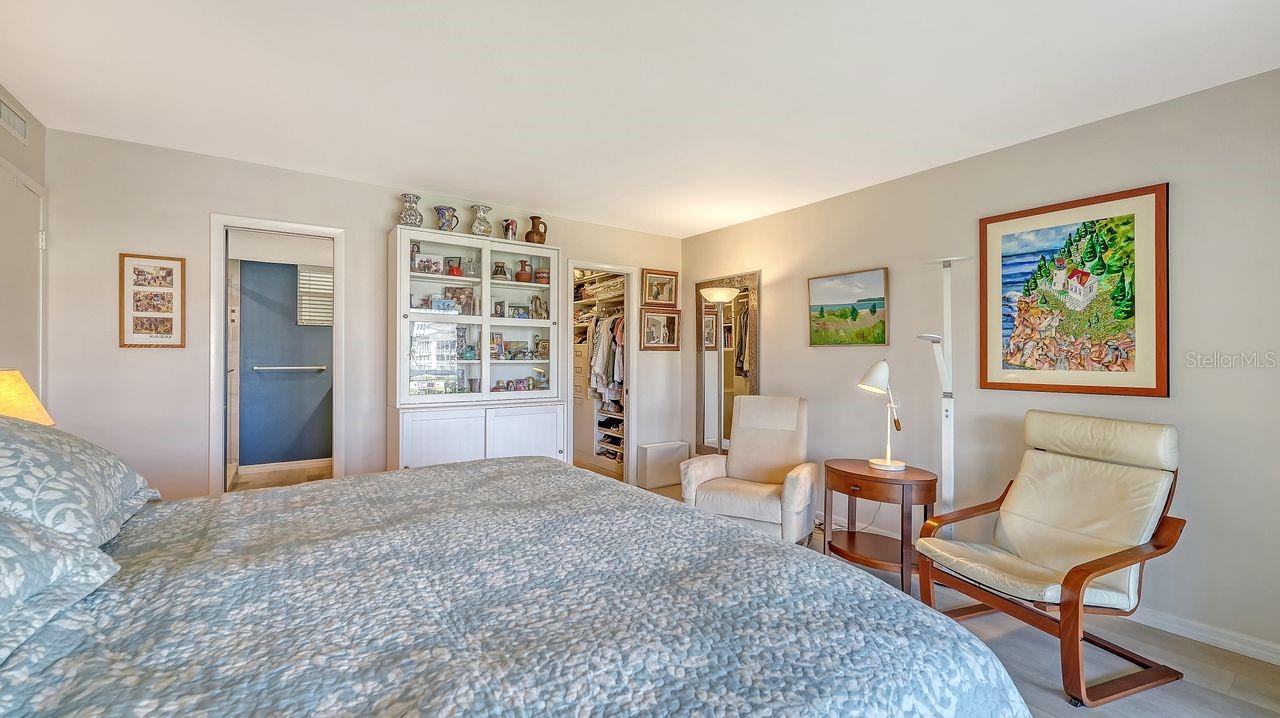 Image 22 of 86 For 4350 Chatham Drive 208