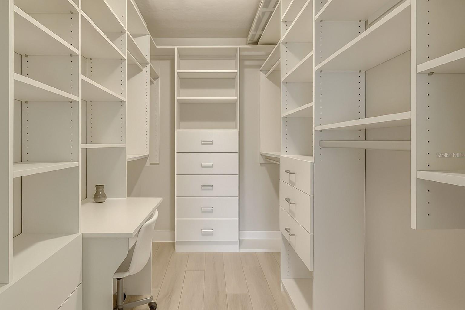 Image 23 of 86 For 4350 Chatham Drive 208