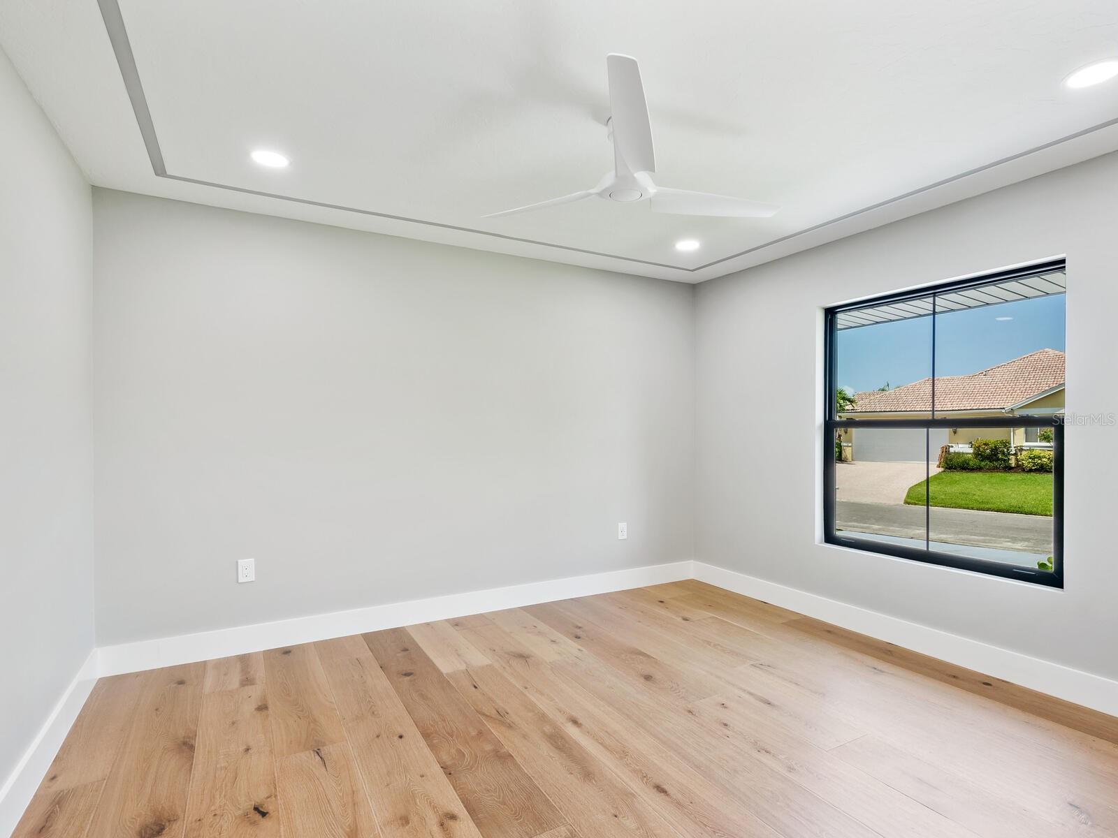 Image 22 of 70 For 180 Lookout Point Drive