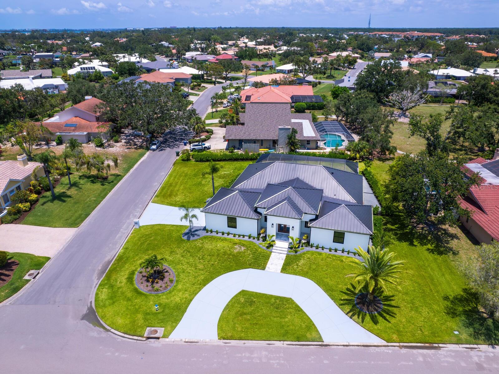 Image 52 of 70 For 180 Lookout Point Drive