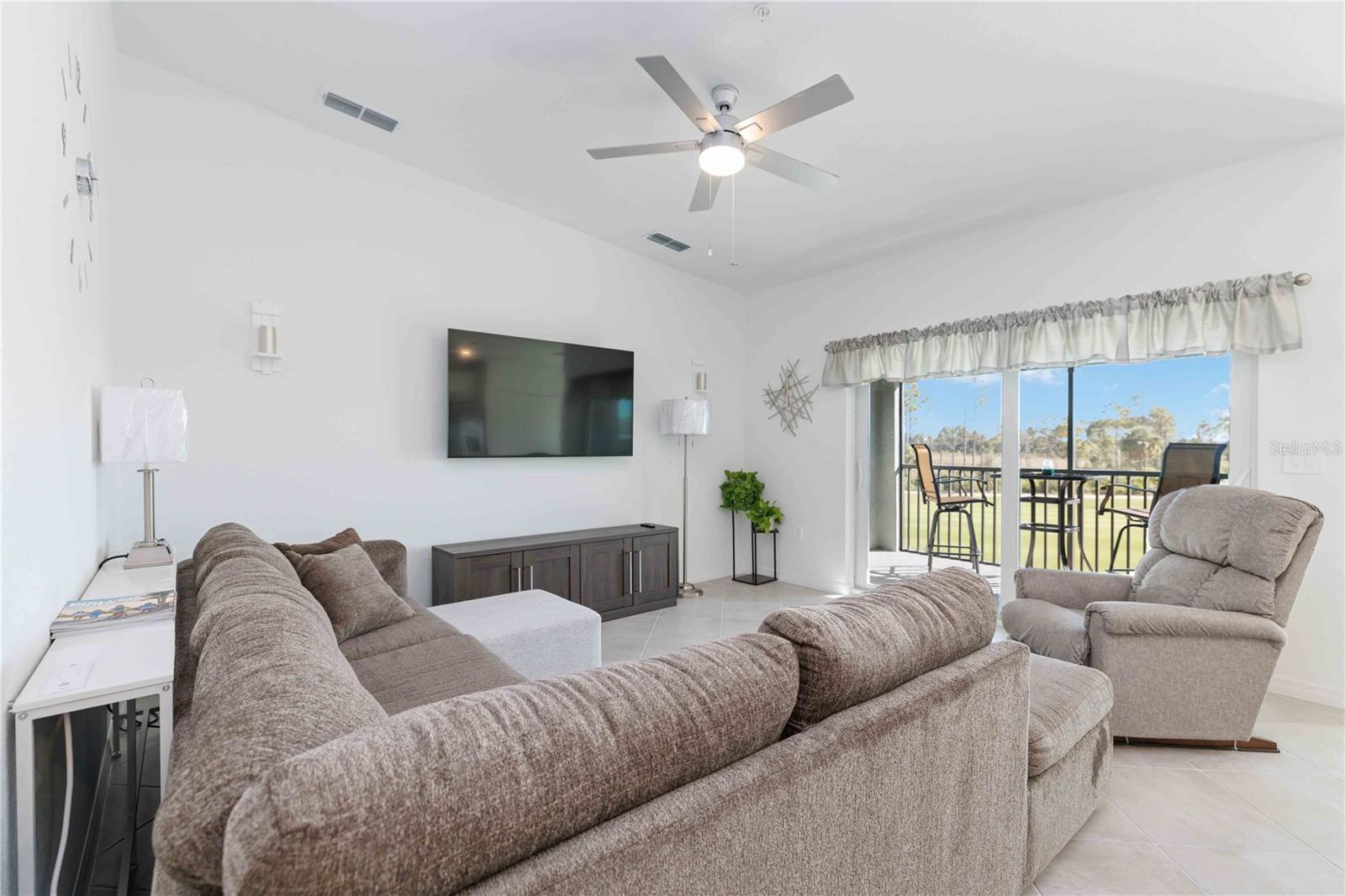 Image 10 of 43 For 17440 Opal Sands Drive 203