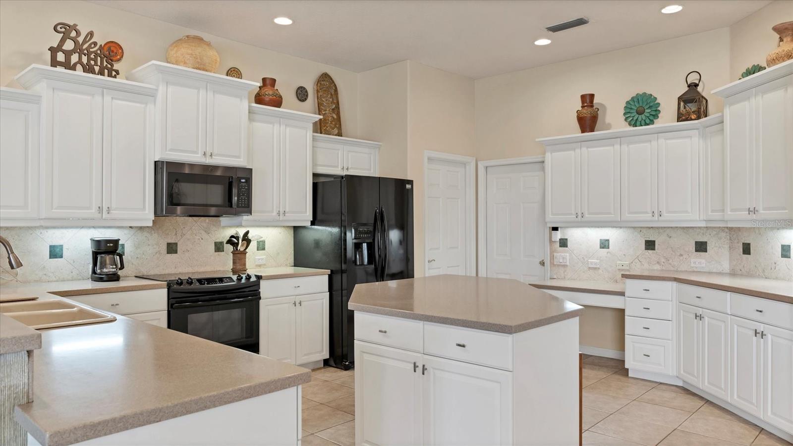 Image 17 of 52 For 10515 Cheval Place