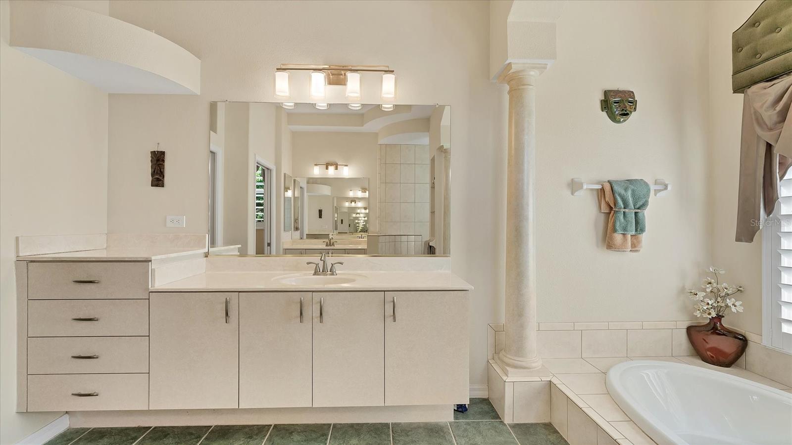 Image 32 of 52 For 10515 Cheval Place