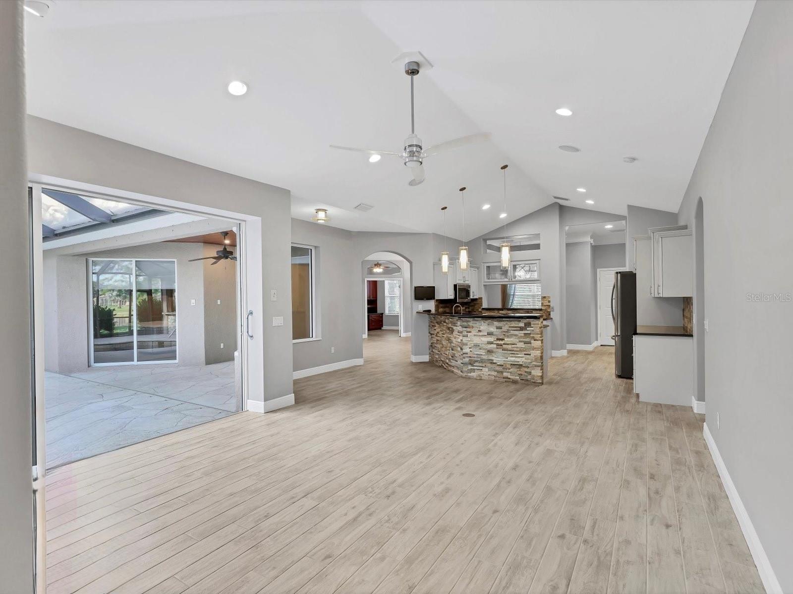 Image 13 of 38 For 16806 5th Terrace Ne