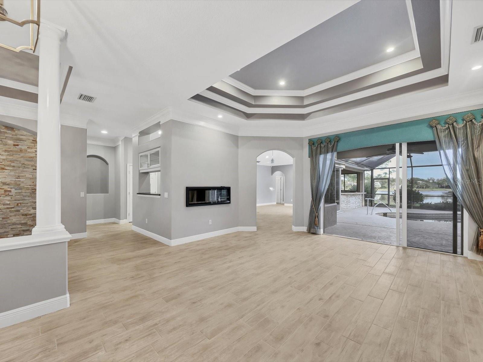 Image 9 of 38 For 16806 5th Terrace Ne