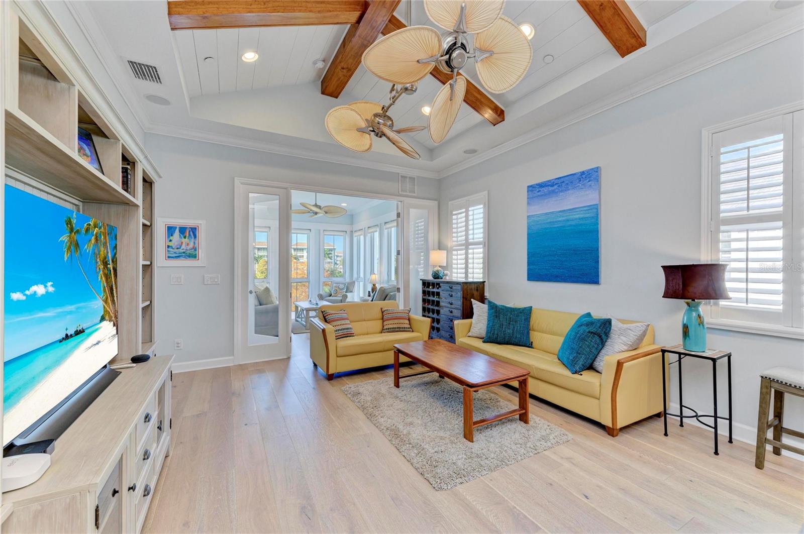 Image 18 of 99 For 348 Sapphire Lake Drive 201