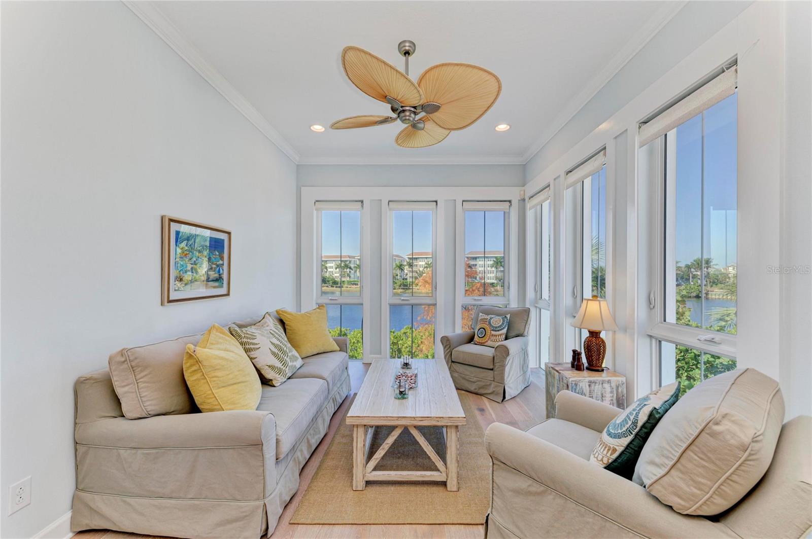 Image 20 of 99 For 348 Sapphire Lake Drive 201