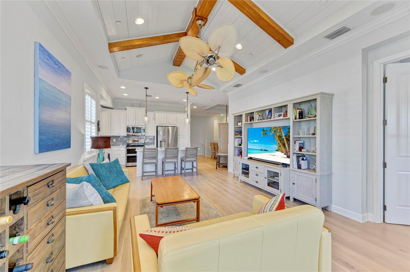 Image 21 of 99 For 348 Sapphire Lake Drive 201