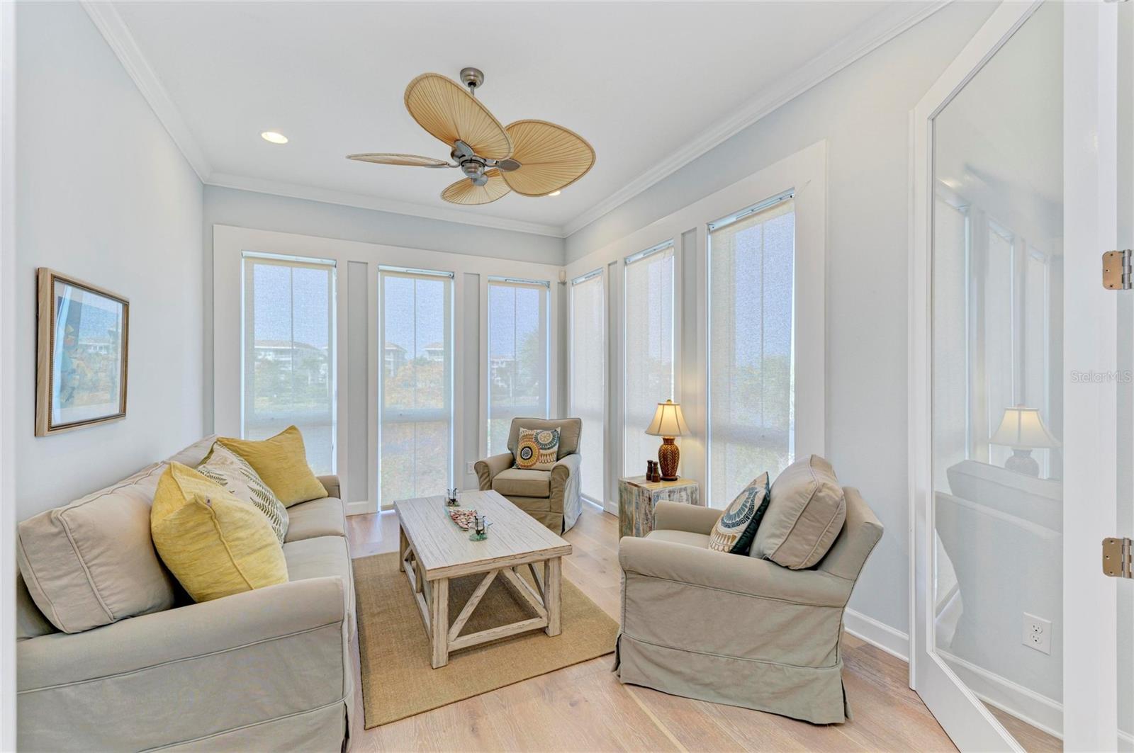 Image 23 of 99 For 348 Sapphire Lake Drive 201