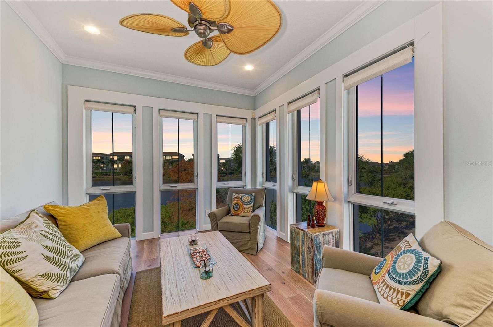 Image 24 of 99 For 348 Sapphire Lake Drive 201