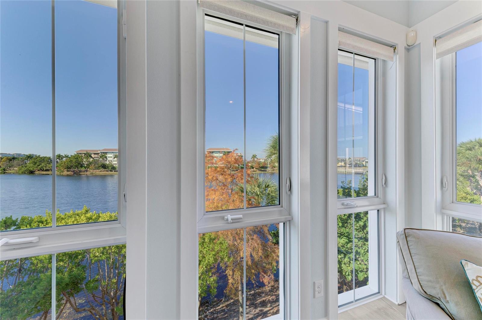 Image 26 of 99 For 348 Sapphire Lake Drive 201