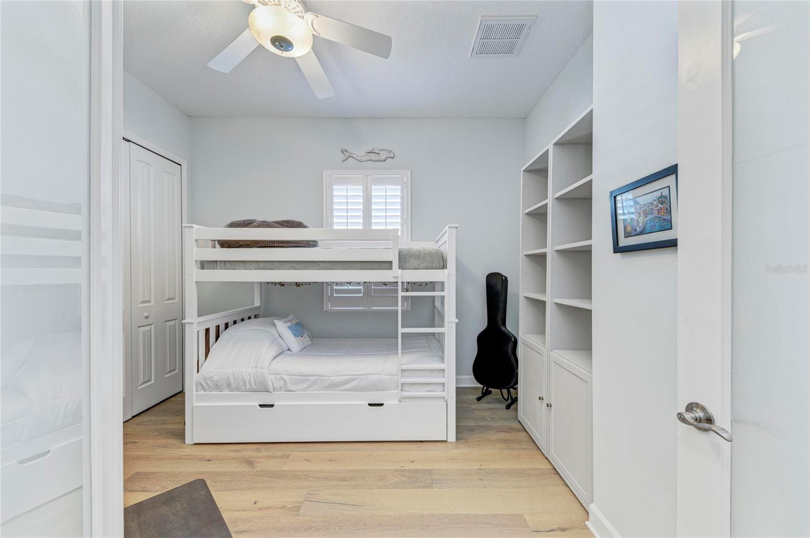 Image 39 of 99 For 348 Sapphire Lake Drive 201