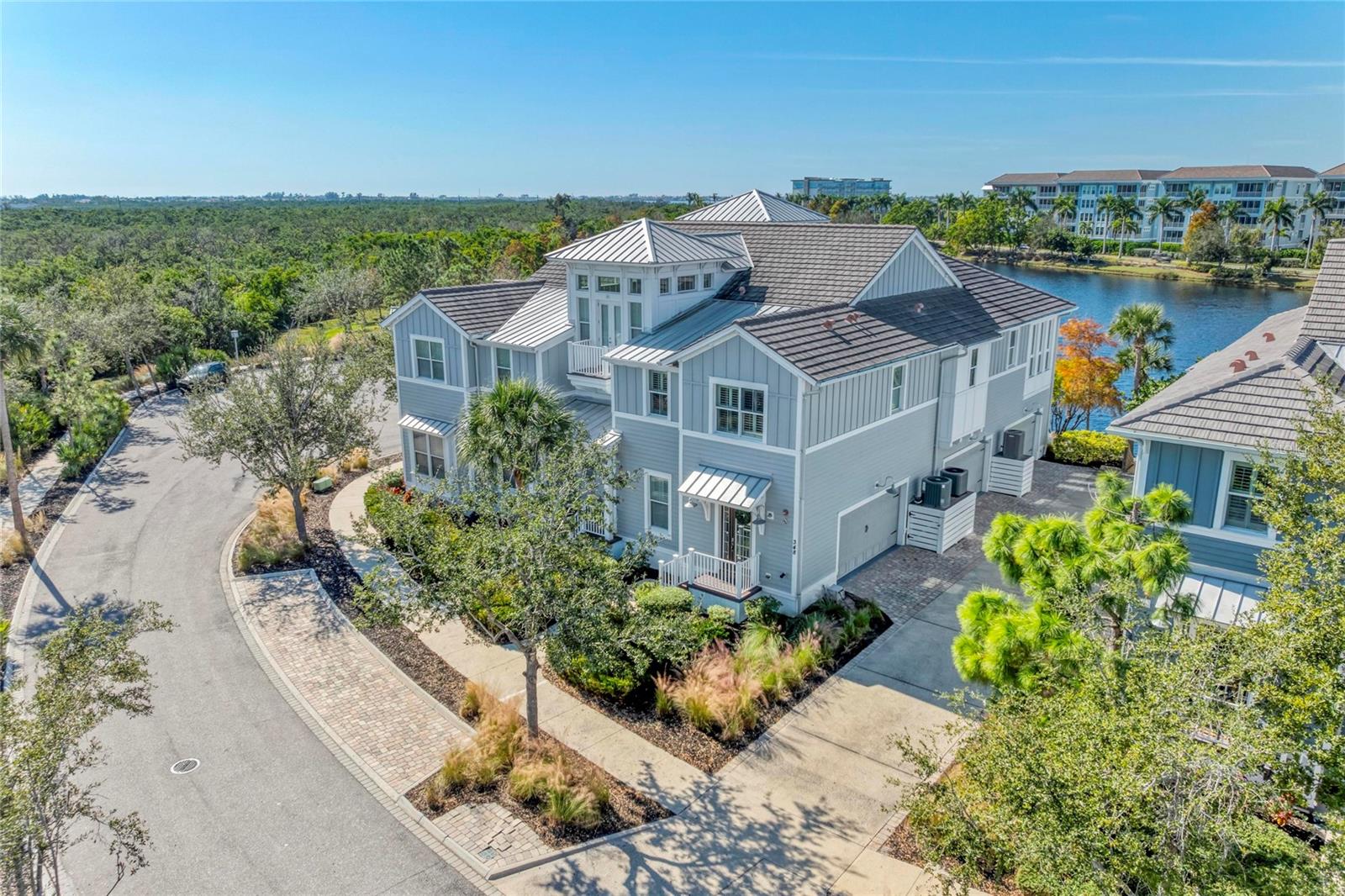 Image 4 of 99 For 348 Sapphire Lake Drive 201