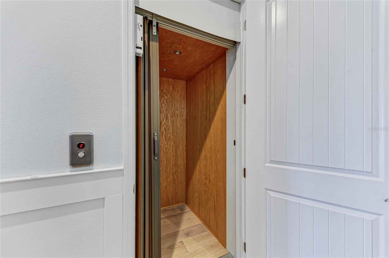 Image 45 of 99 For 348 Sapphire Lake Drive 201