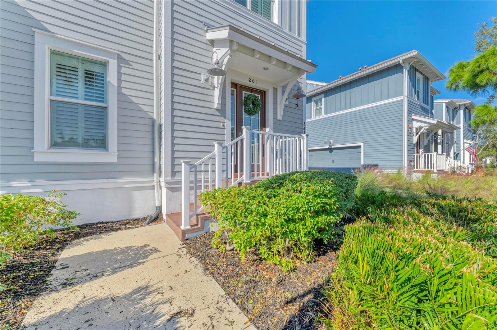 Image 7 of 99 For 348 Sapphire Lake Drive 201