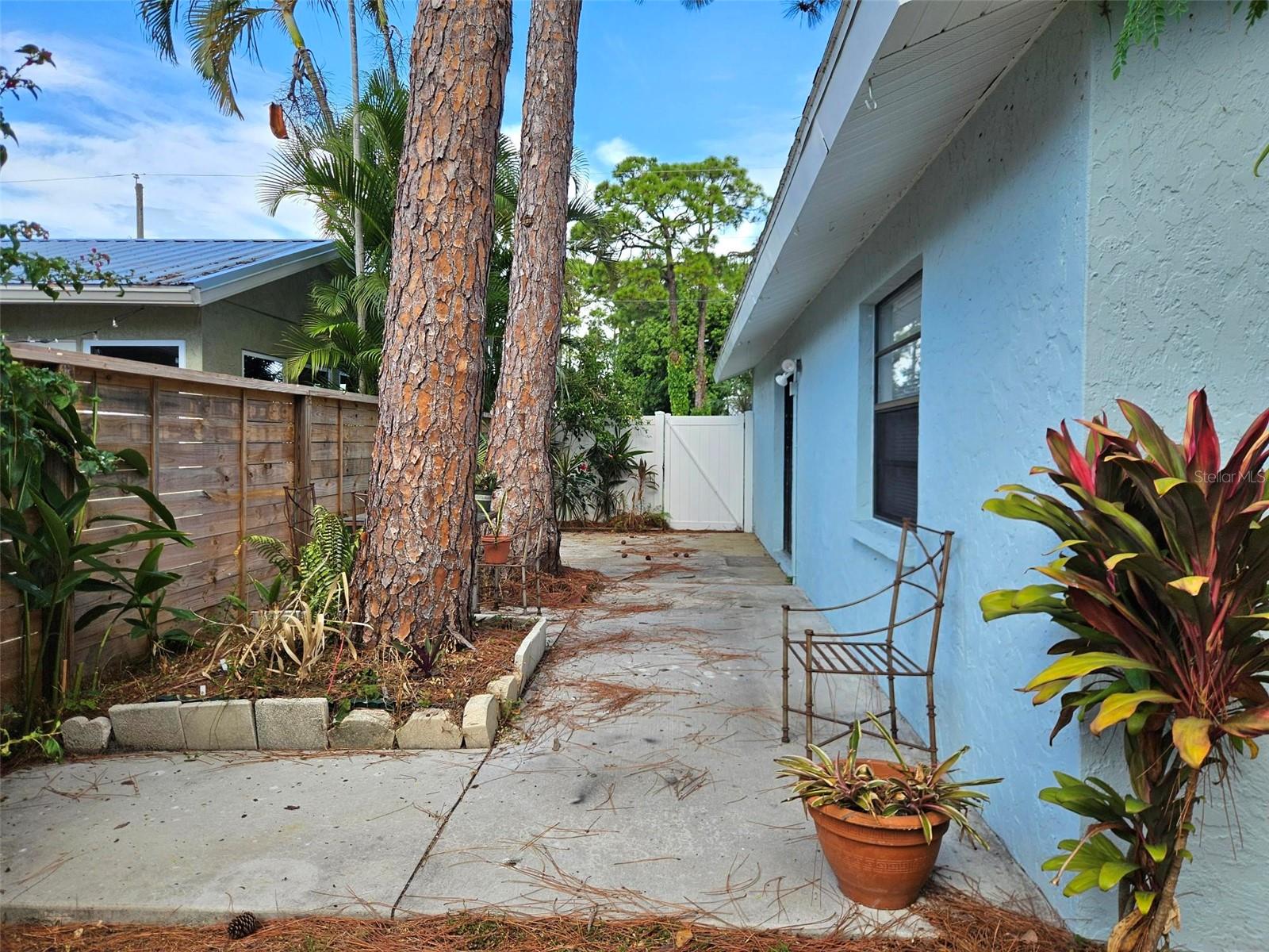 Image 6 of 17 For 2254 Eugene Street