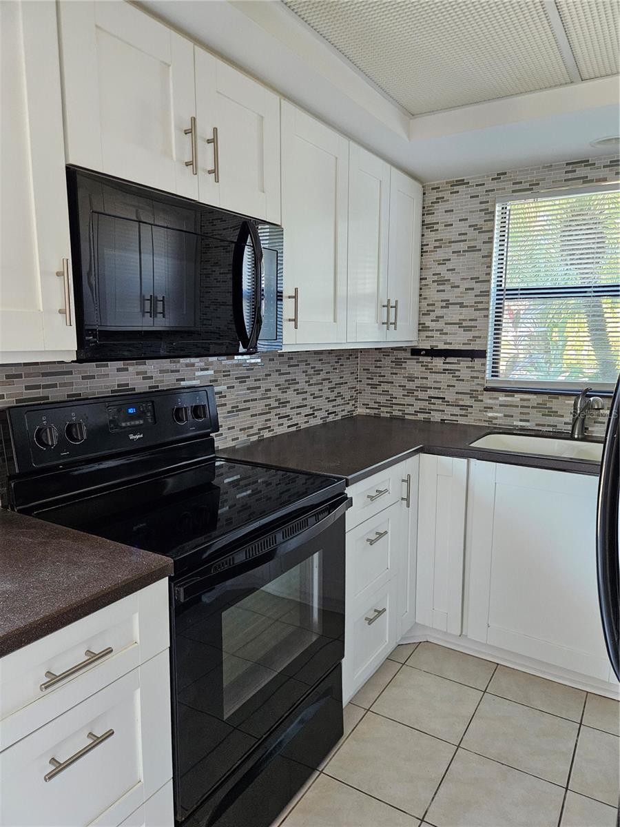 Image 9 of 17 For 2254 Eugene Street