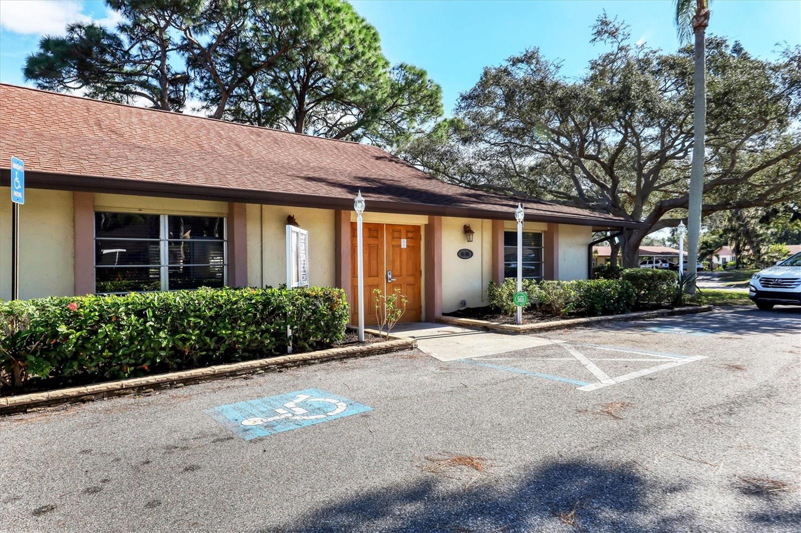 Image 40 of 52 For 4450 Narraganset Trail 95a