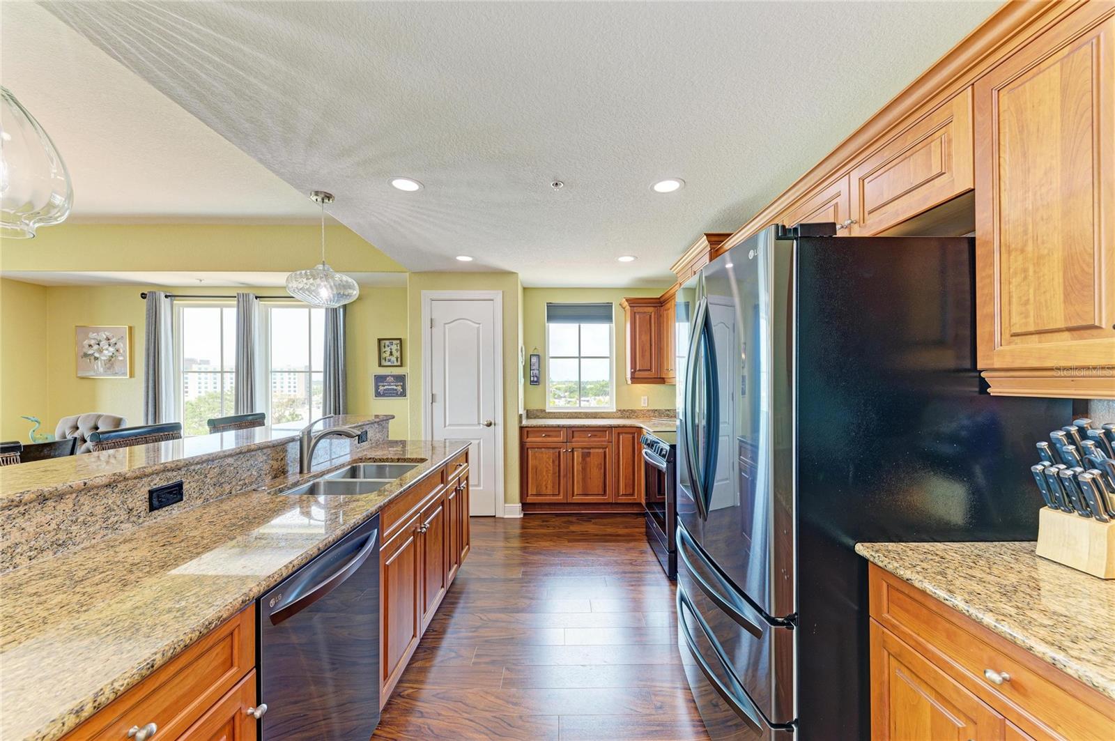 Image 24 of 64 For 501 Haben Boulevard 606