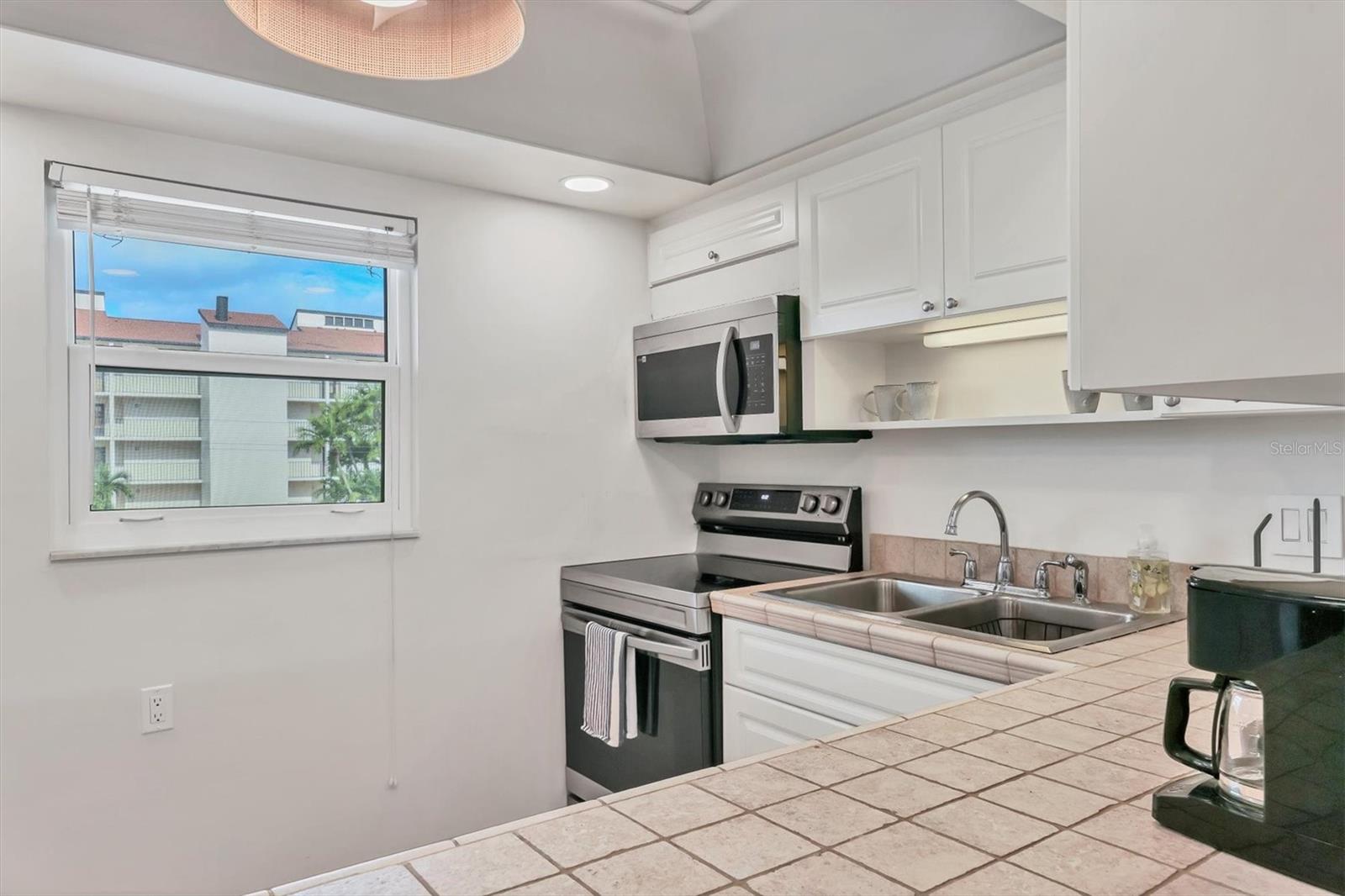 Image 10 of 63 For 1250 Portofino Drive 303