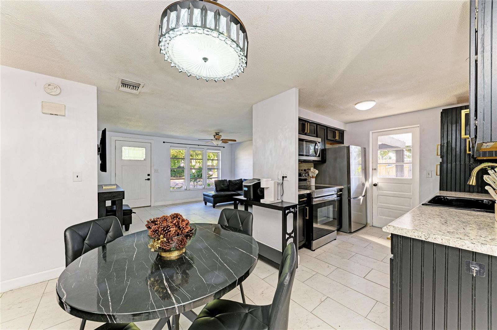 Image 11 of 37 For 3350 Bailey Street