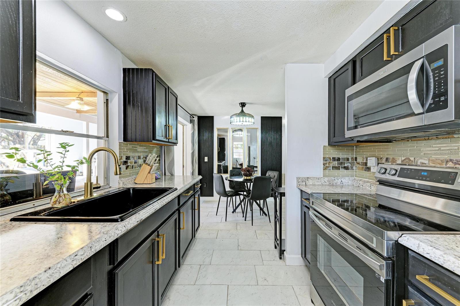 Image 12 of 37 For 3350 Bailey Street