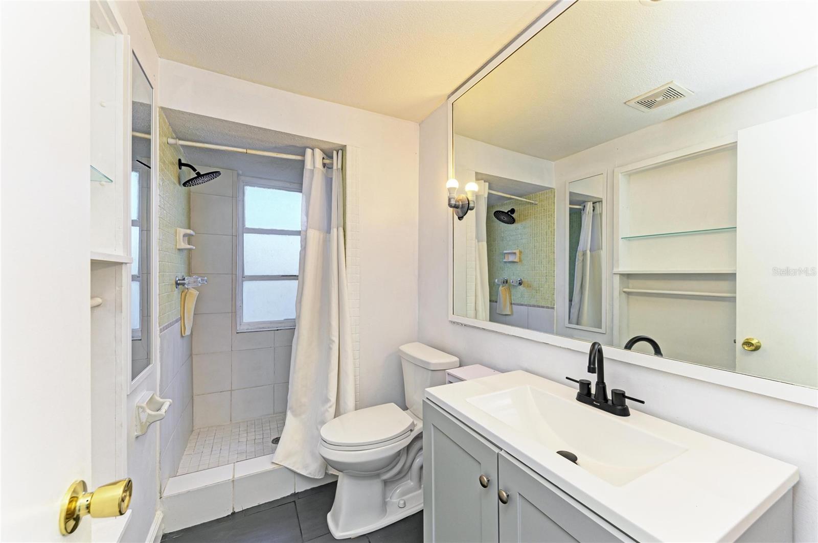 Image 18 of 37 For 3350 Bailey Street