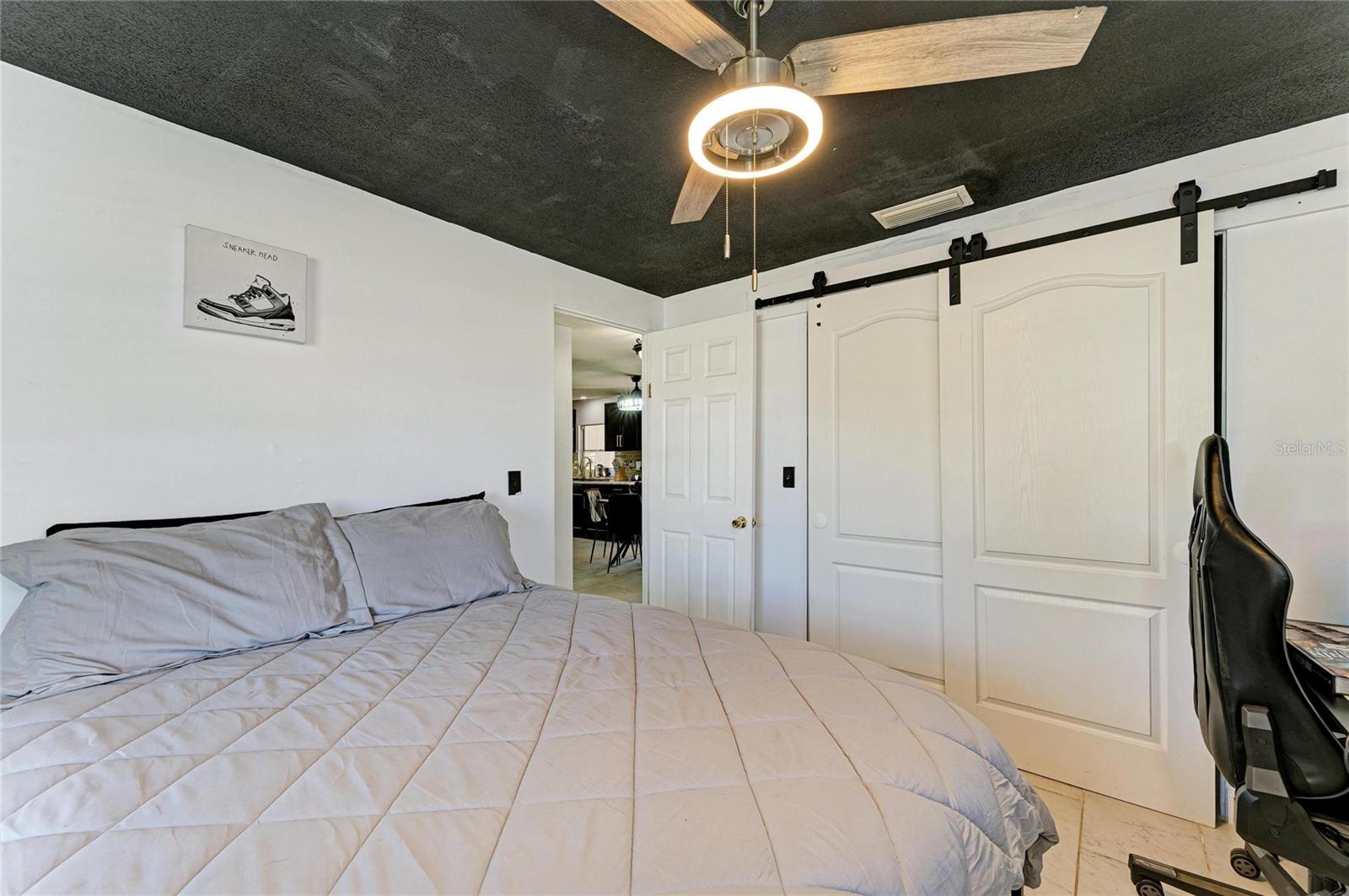 Image 19 of 37 For 3350 Bailey Street