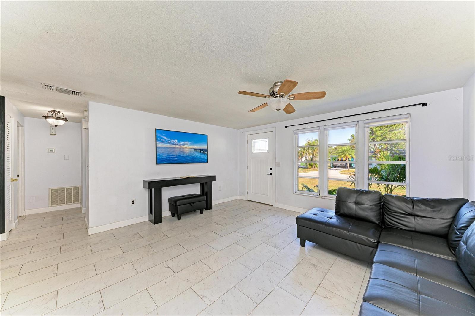 Image 6 of 37 For 3350 Bailey Street