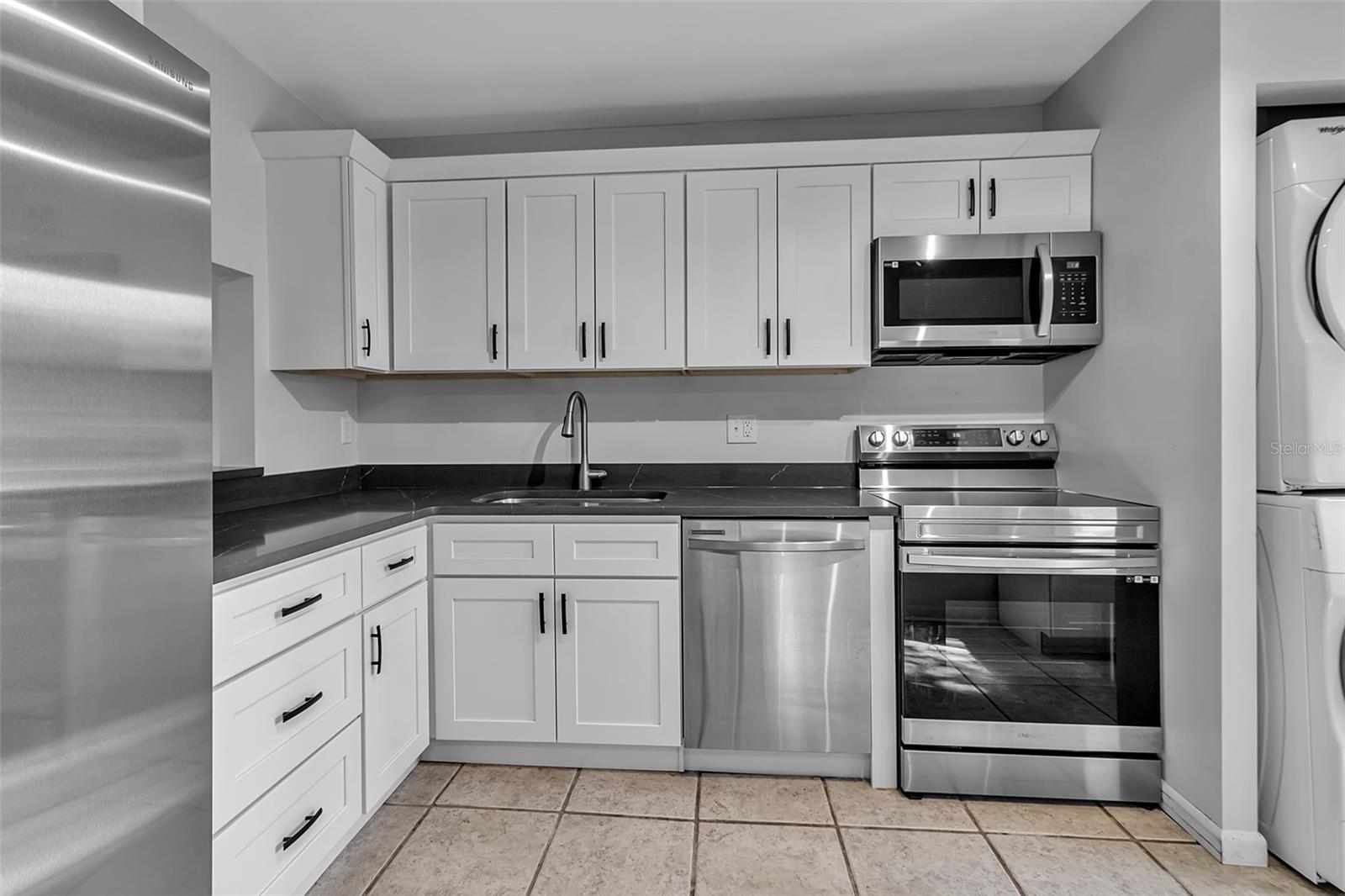 Image 9 of 38 For 1508 Pelican Cove Road 231