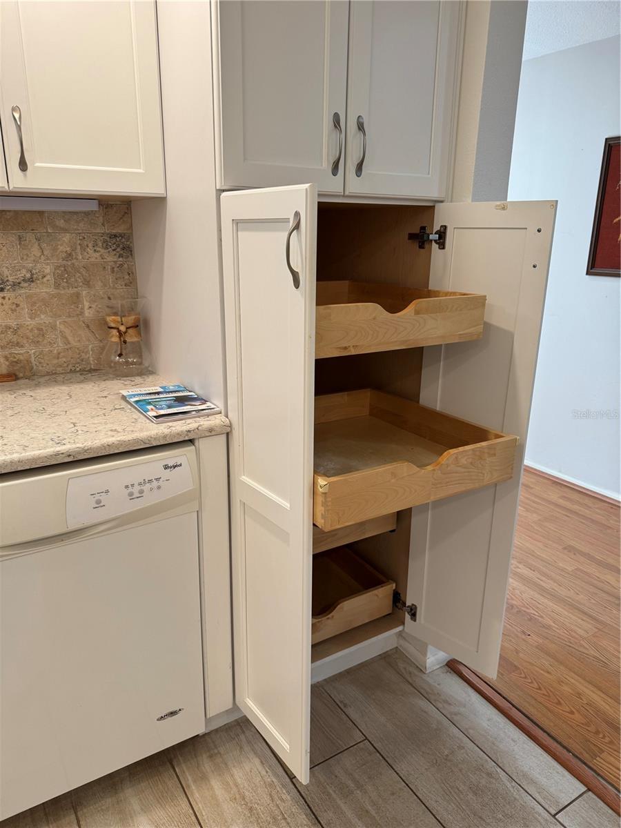 Image 8 of 26 For 3957 Lakeside Way 143