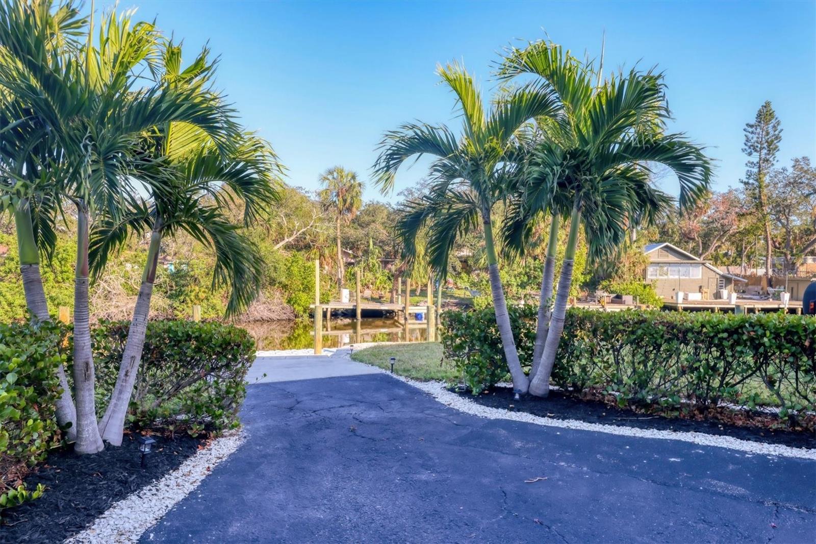 Image 13 of 46 For 2124 Tamiami Trail 109