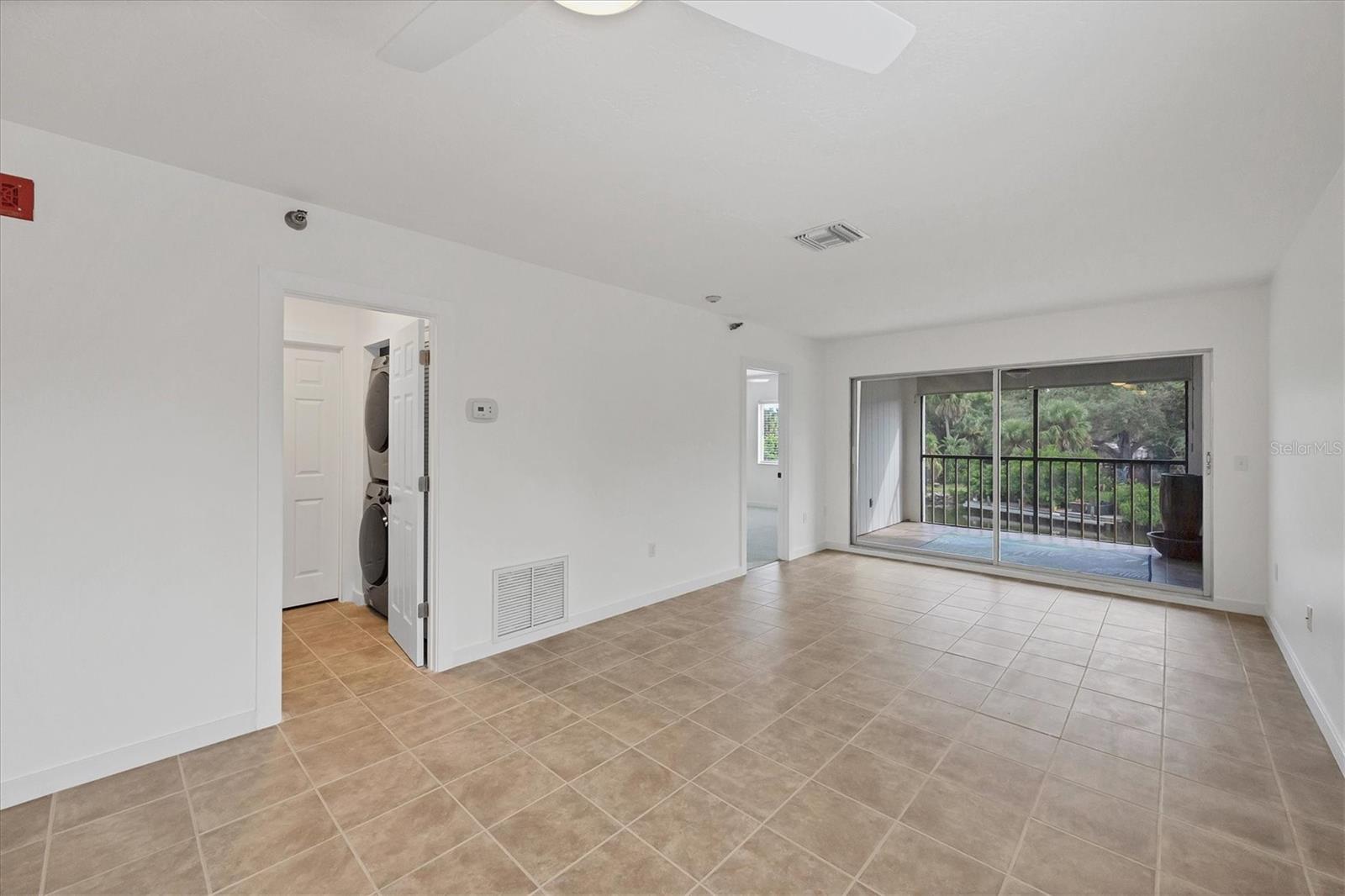 Image 19 of 46 For 2124 Tamiami Trail 109