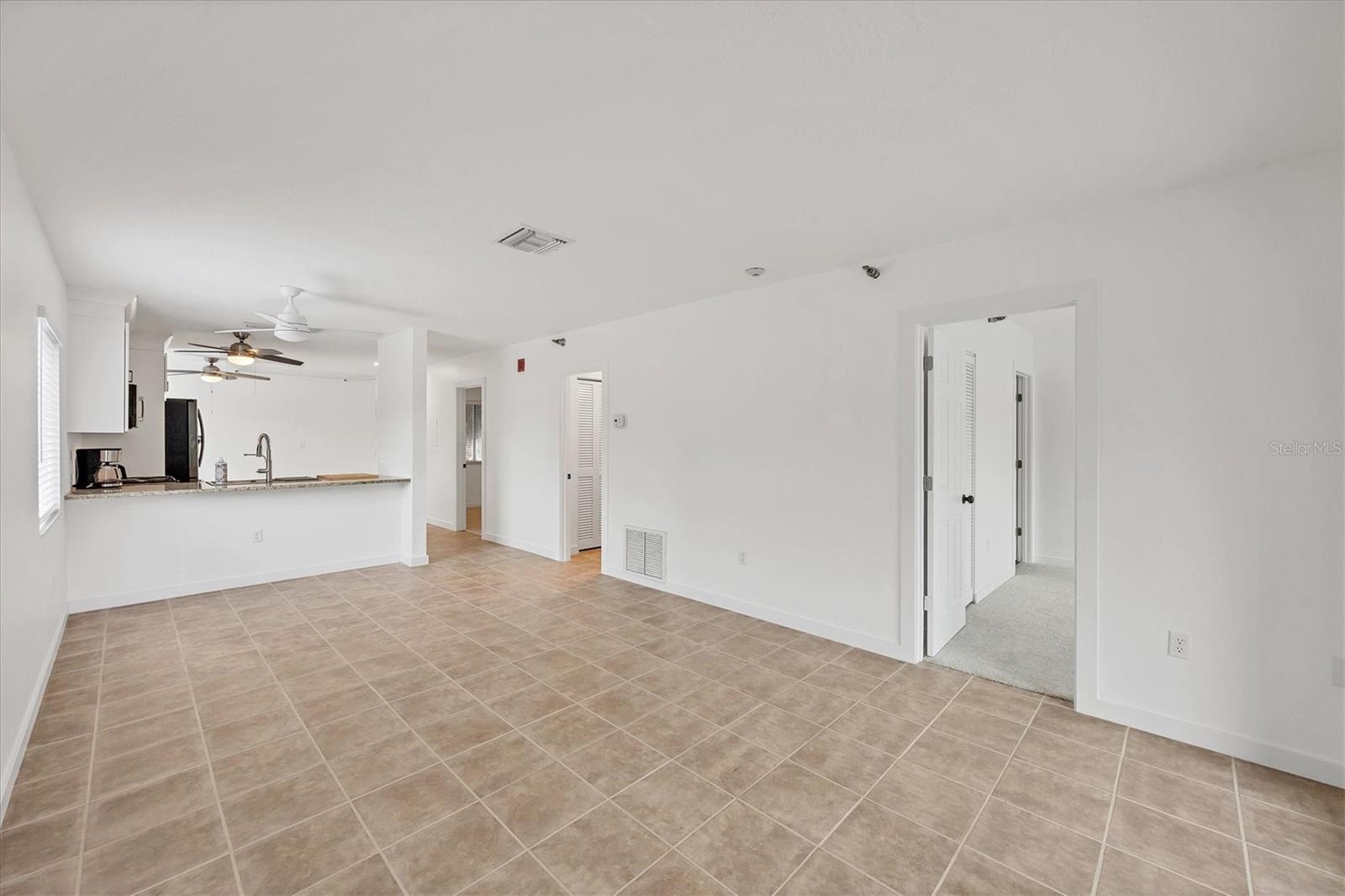 Image 22 of 46 For 2124 Tamiami Trail 109