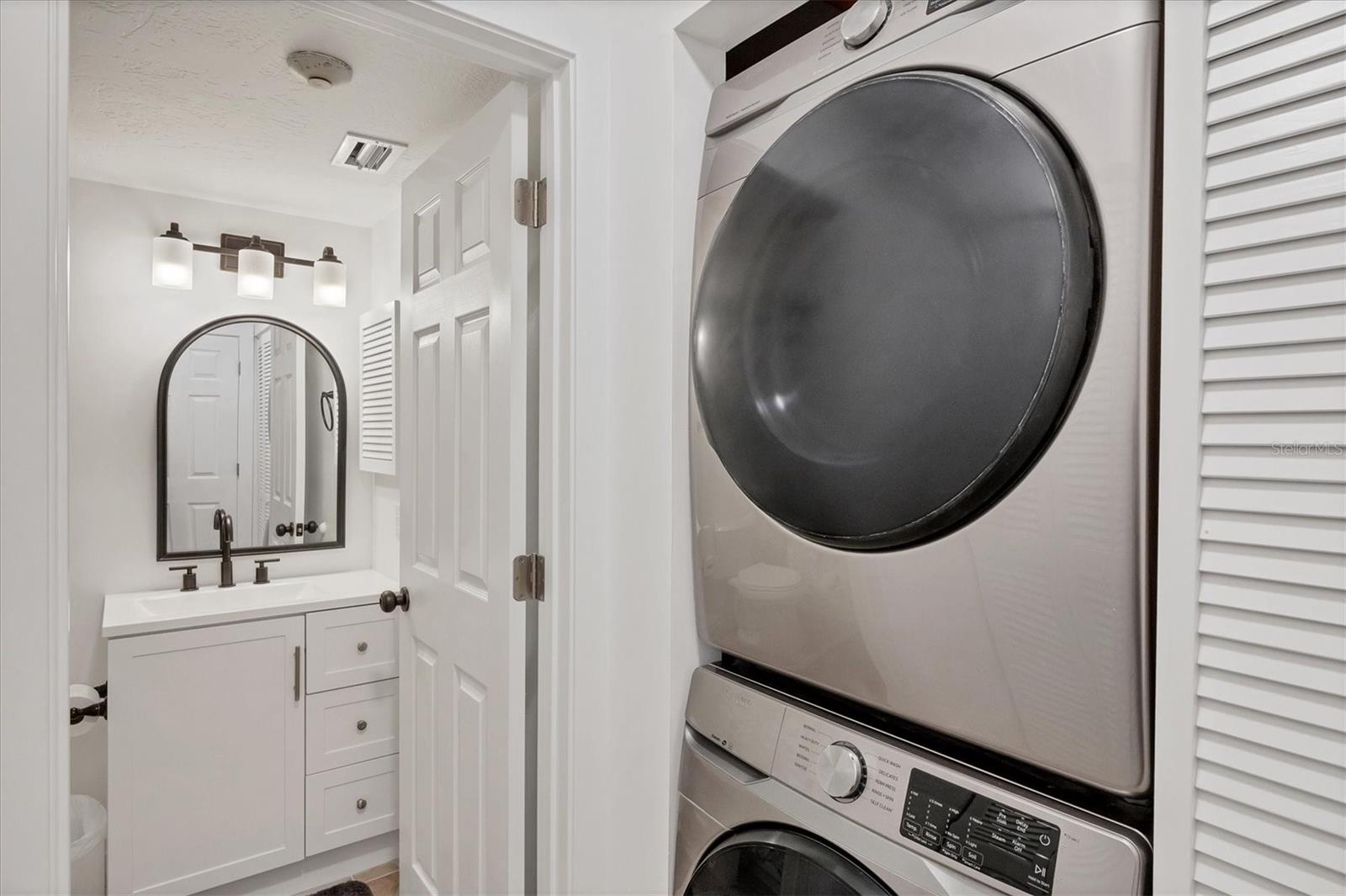 Image 38 of 46 For 2124 Tamiami Trail 109