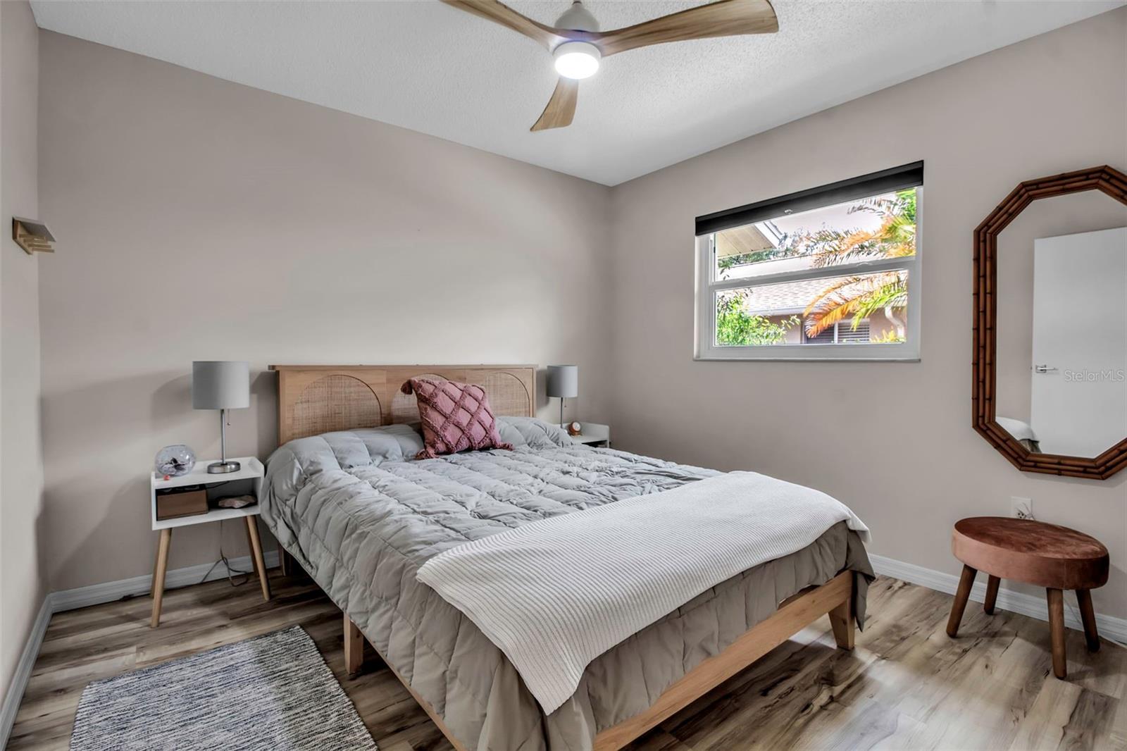 Image 23 of 33 For 721 Jefferson Avenue 721