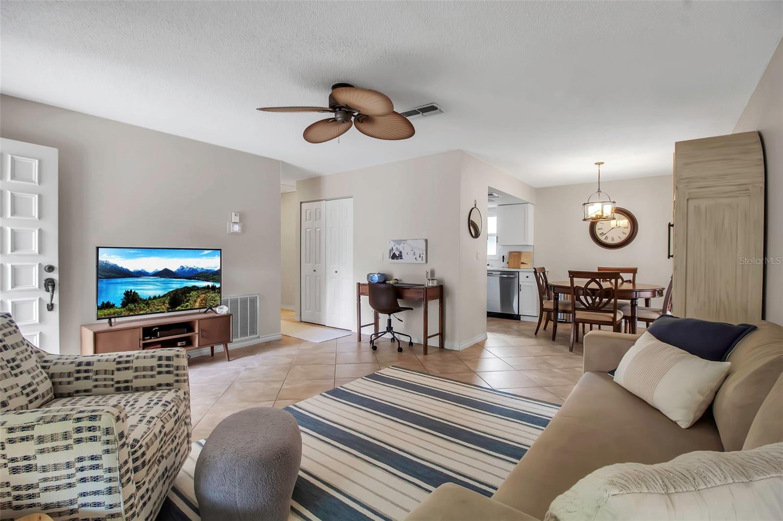 Image 6 of 33 For 721 Jefferson Avenue 721