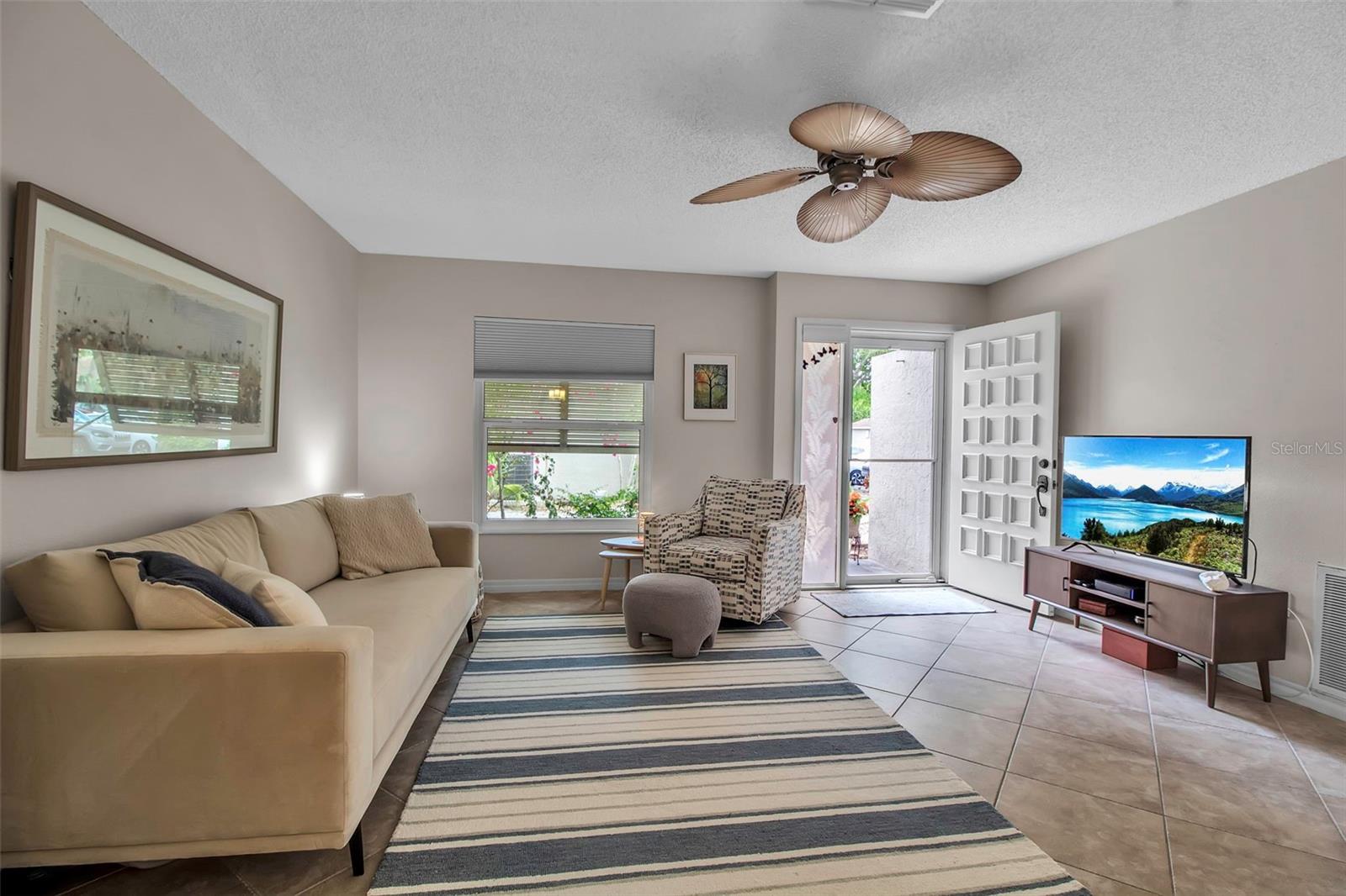 Image 8 of 33 For 721 Jefferson Avenue 721