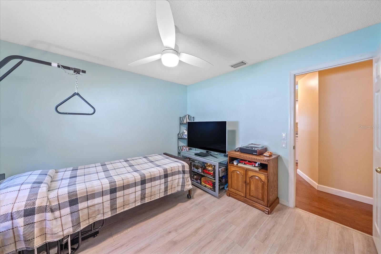 Image 18 of 30 For 4872 Limetree Lane