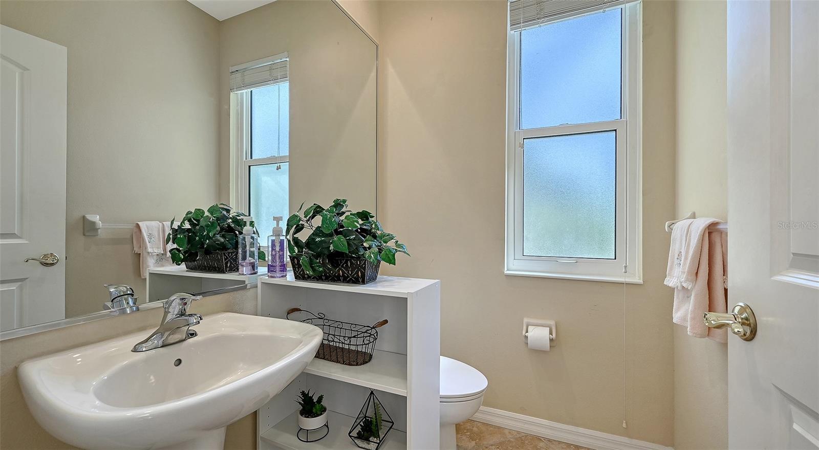 Image 25 of 61 For 640 Crane Prairie Way