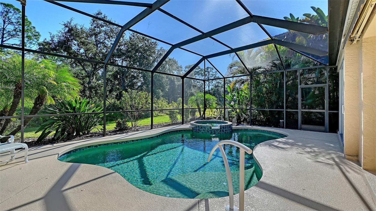 Image 42 of 61 For 640 Crane Prairie Way