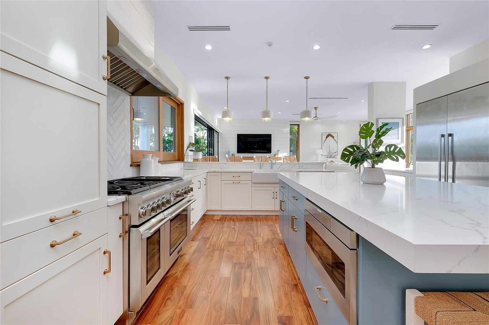 Image 11 of 66 For 161 Polk Drive