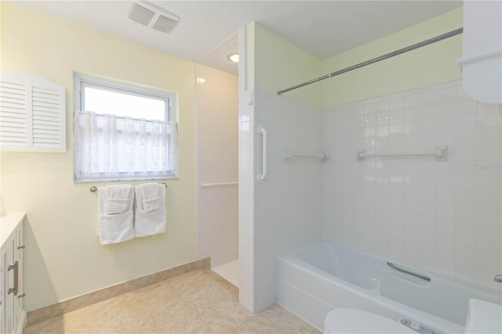 Image 17 of 29 For 3363 Sheffield Circle