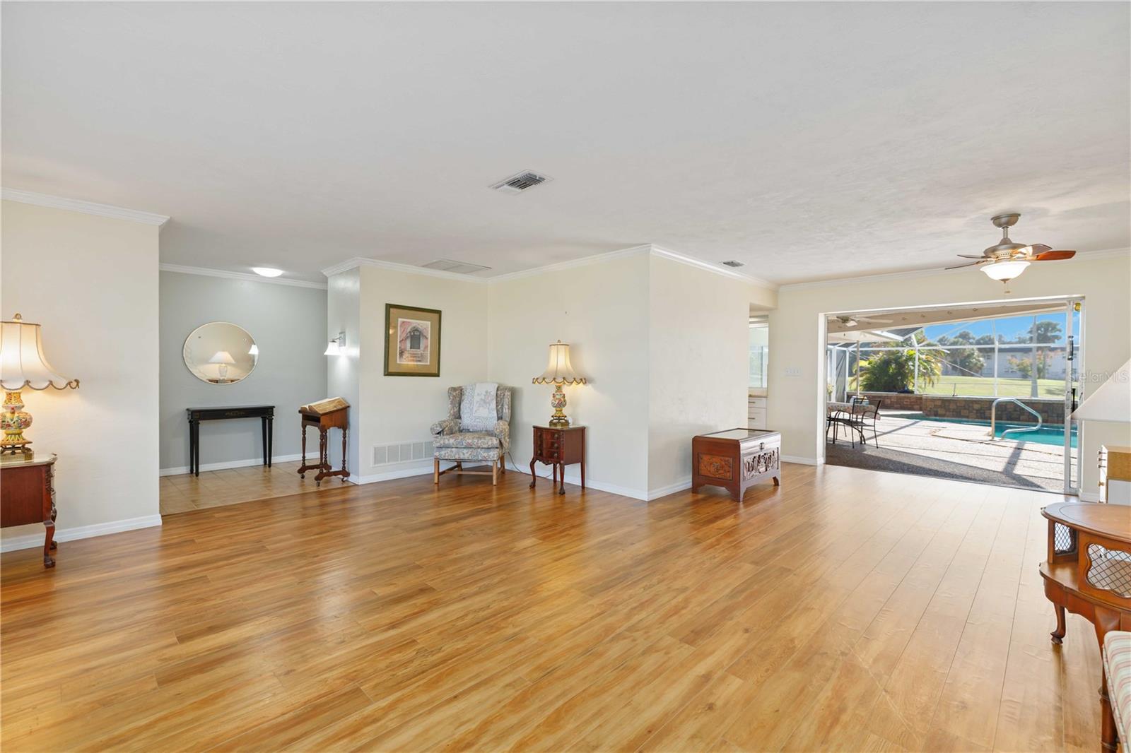 Image 4 of 29 For 3363 Sheffield Circle