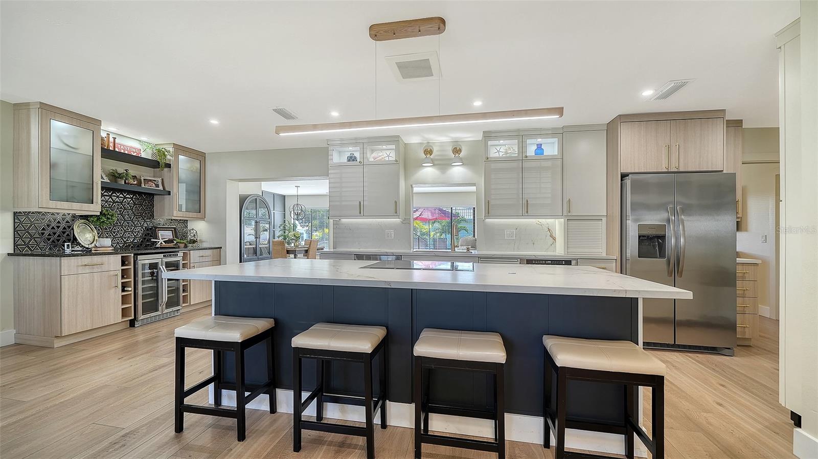 Image 13 of 68 For 3904 Chinaberry Road