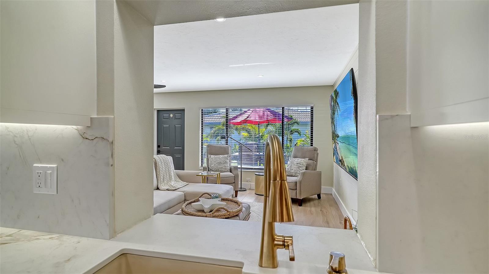 Image 18 of 68 For 3904 Chinaberry Road