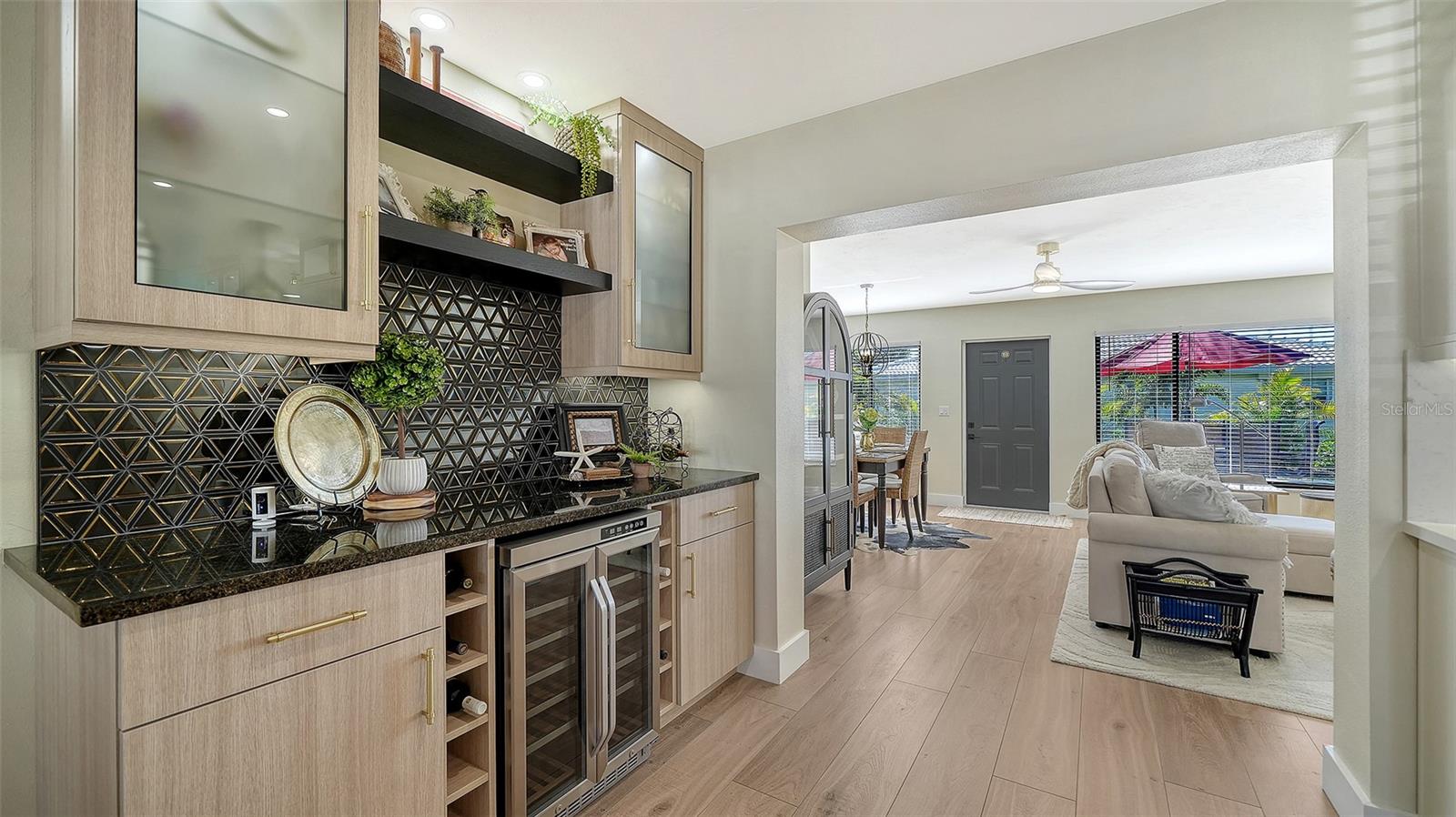 Image 20 of 68 For 3904 Chinaberry Road